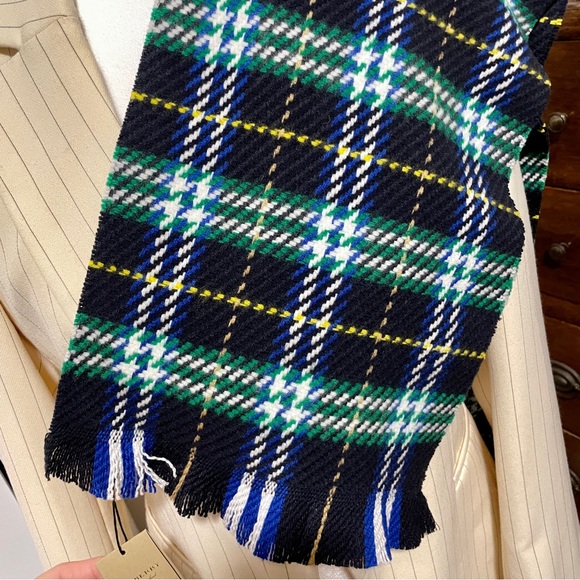 NWT Burberry Merino Wool Check Scarf - Picture 4 of 10